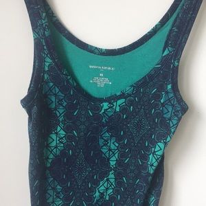 2/$10 • NWOT Banana Republic Fitted Cotton Tank